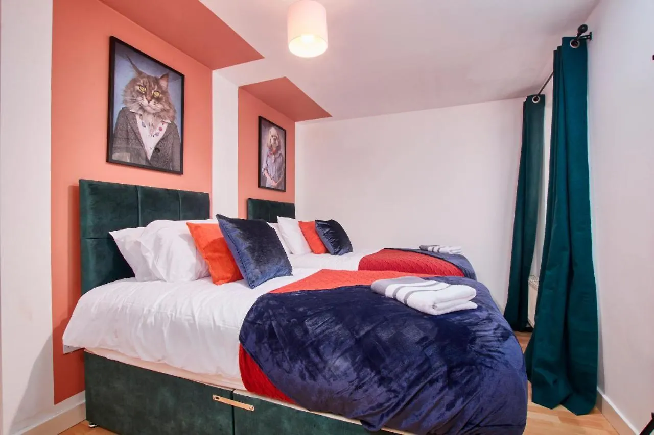 The Sleek Nottingham Gem With Balcony - Sleeps 6 Apartment 0*,  United Kingdom